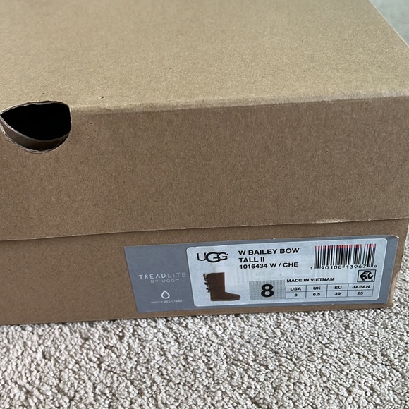 Embroidered Ugg Bailey Bow Tall - Picture 10 of 11